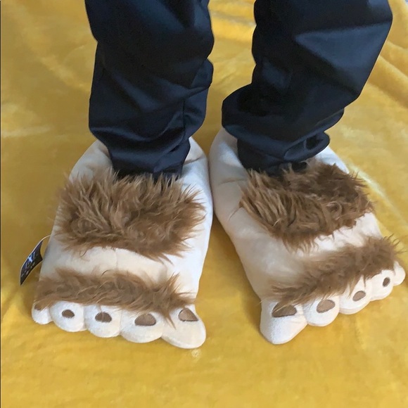 George Other - New! Never worn Big Feet / Sasquatch foot slippers